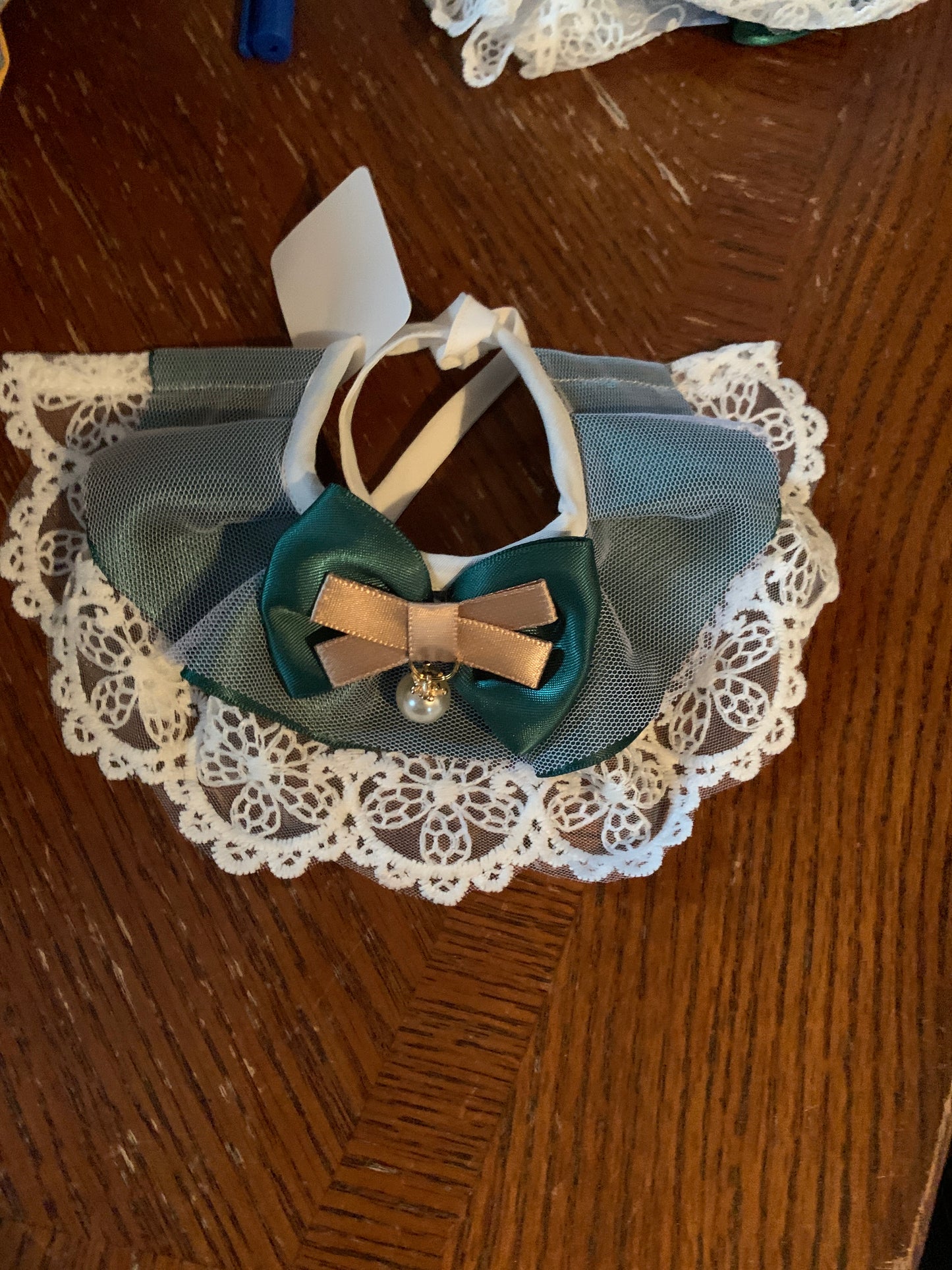 Green lace pet collar