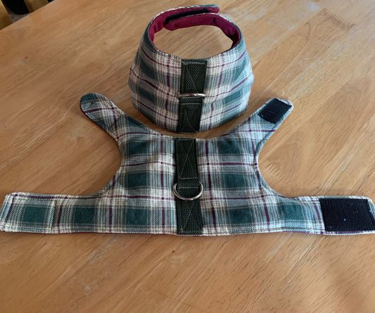Green Burgundy Plaid Walking Vest Pet Harness  image 0