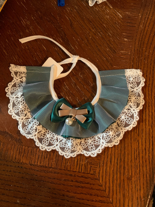 Green lace pet collar