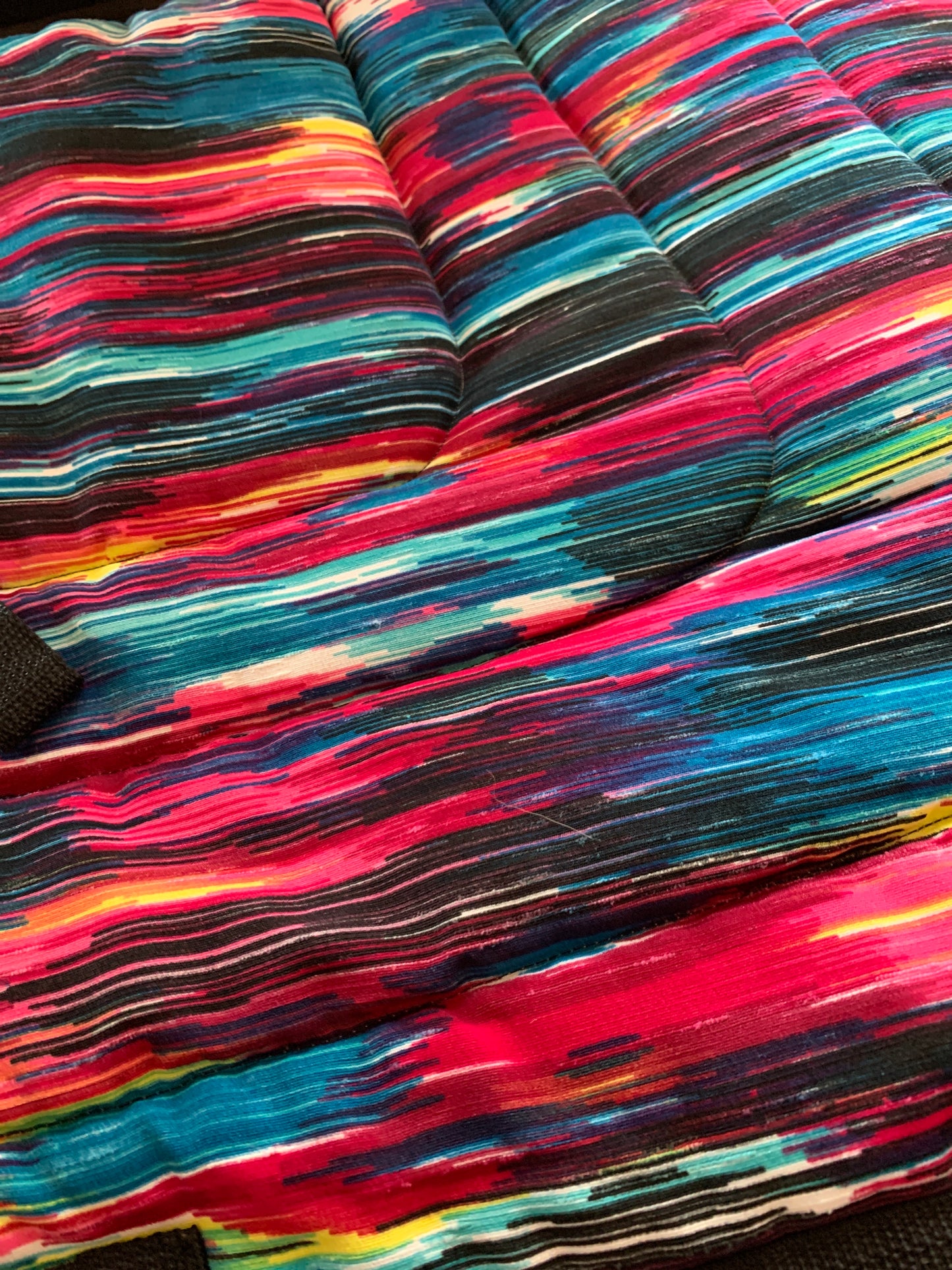 Multicoloured lines English APT saddle pad