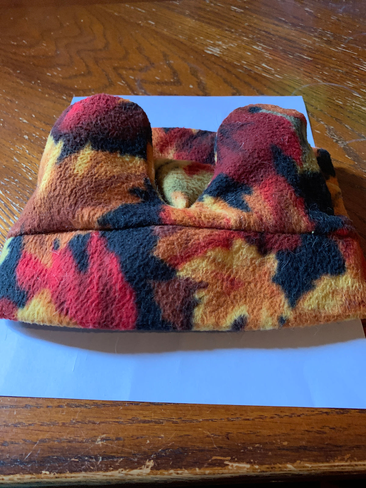 Maple leaves bulldog/frenchie hat